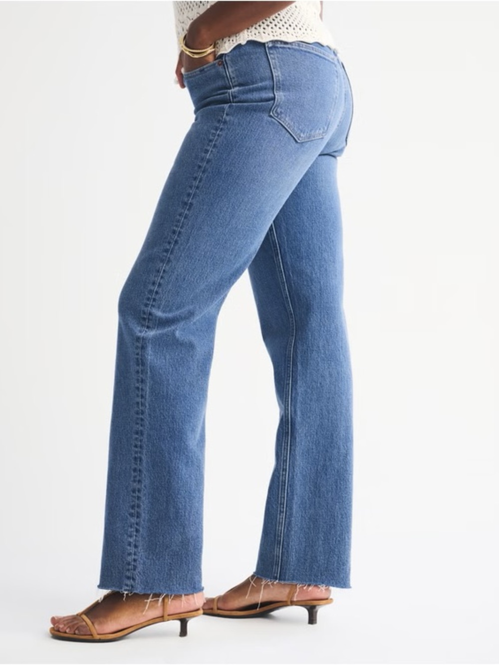 Abercrombie & Fitch Women's Ultra High Rise 90's Straight Jean Size 6